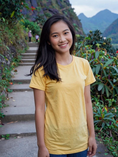 Lan, 22, young Vietnamese woman from Da Nang interested in serious dating